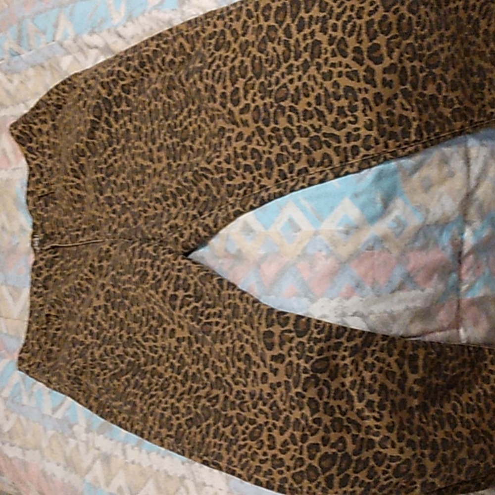 Ladies Leopard print looking jeans made by Time And True sz 18 straight